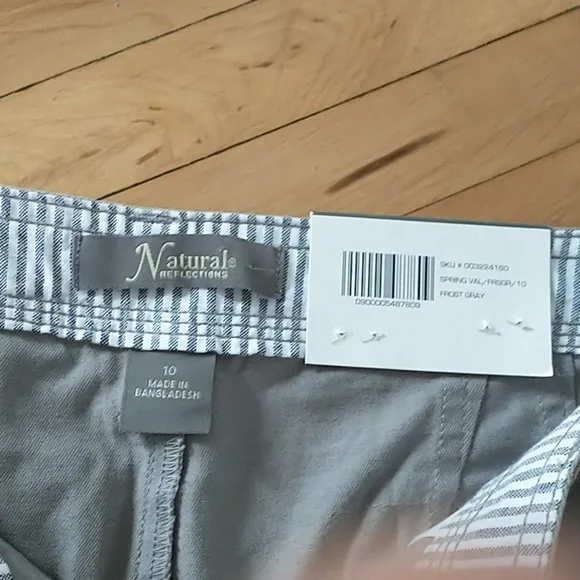 NWT naturals. Reflections Woman’s shorts FROST GRAY - Picture 2 of 4